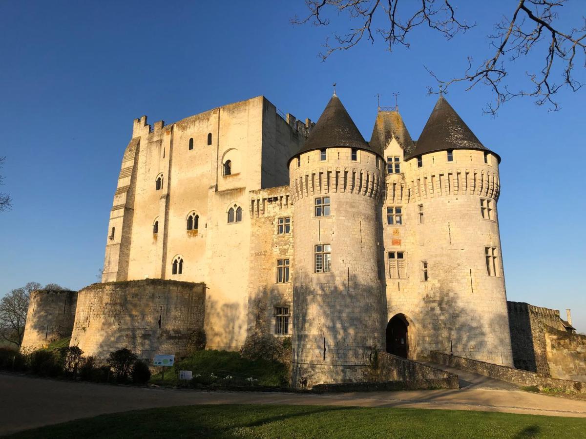 Les marches du château Nogent-le-Rotrou Exterior foto